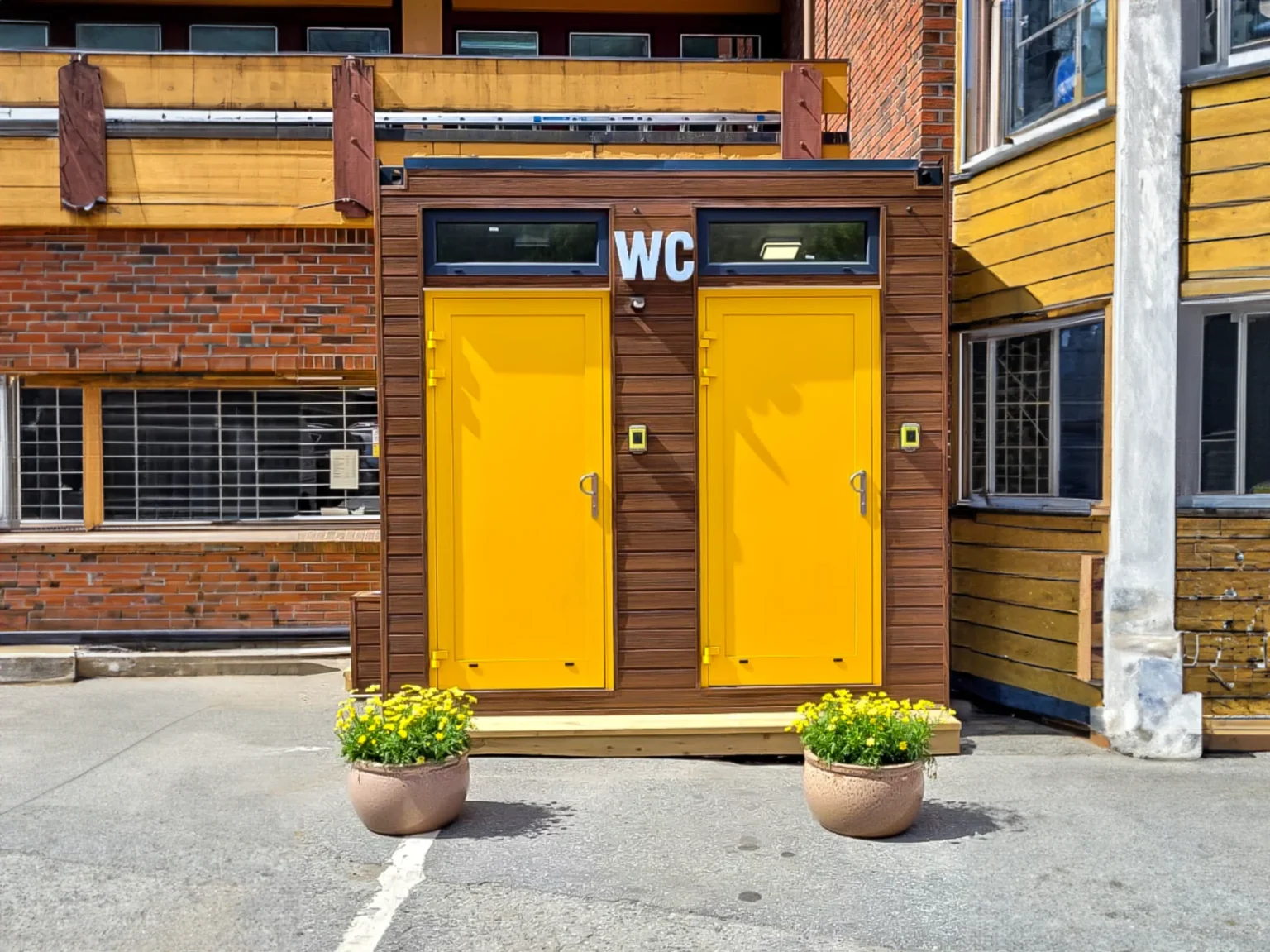boxtainer-kontenery-sanitarne-z-toaleta-WC-kontener-WC-26.webp
