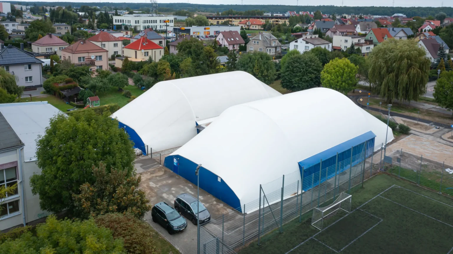 tenistal-hala-tenisowa-korty-tenisowe-kryte-hala-lukowa-1.webp