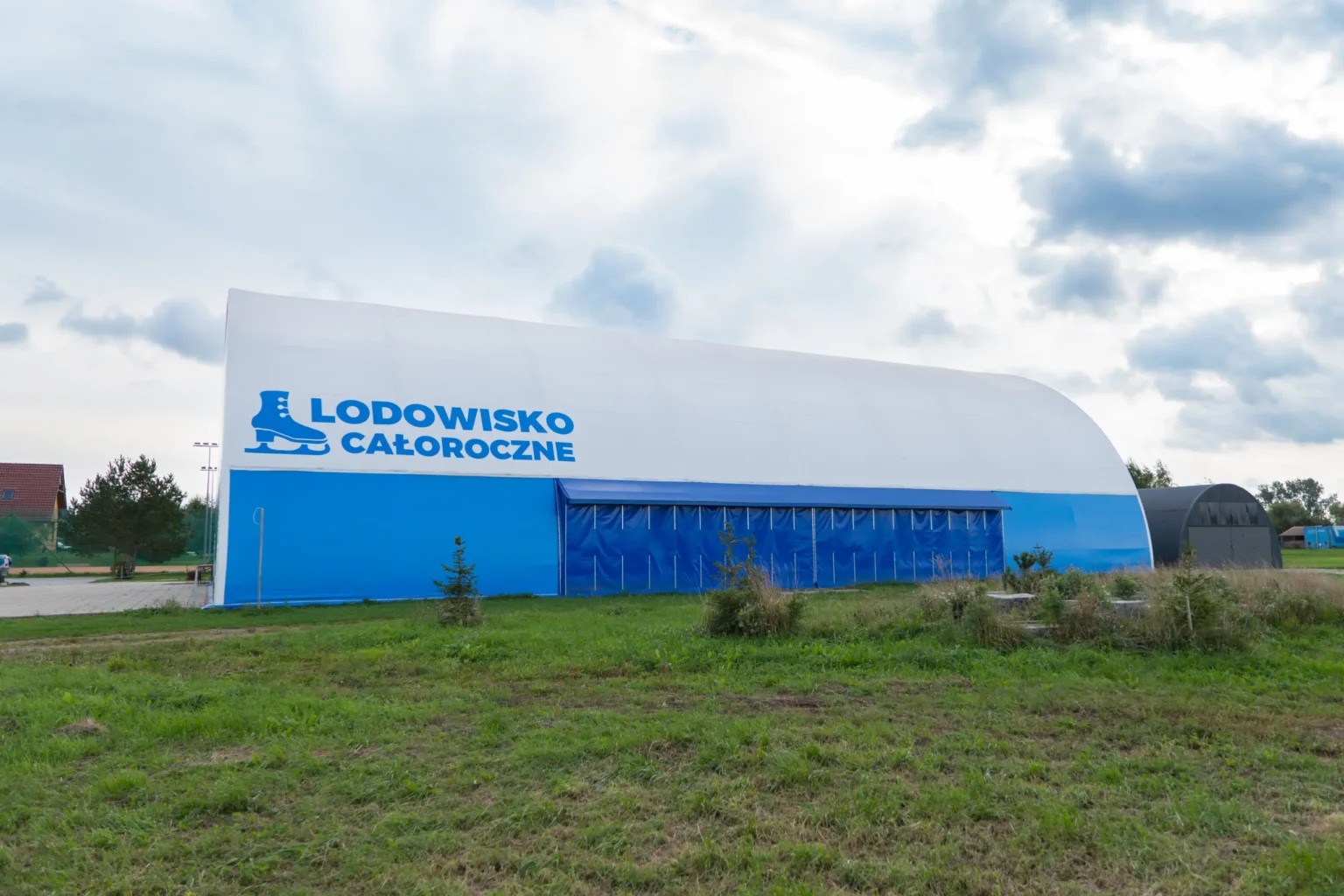 tenistal-lodowisko-hala-sportowa-lodowisko-kryte-hala-lukowa-1.webp